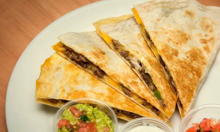 How to Make the Best Quesadilla Sauce: A Definitive Guide